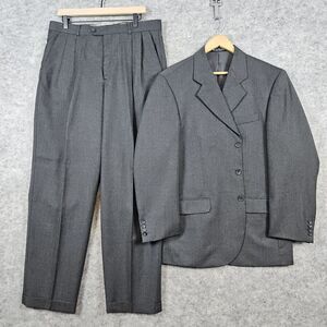 Nino Fenzi Men's 2-Pc Suit Gray Size 44 Blazer 35x32 Pants SPOT OF DISCOLORATION